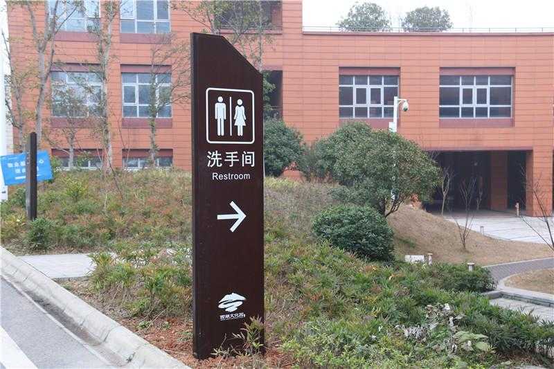 在標(biāo)識設(shè)計中，箭頭起到什么作用呢？